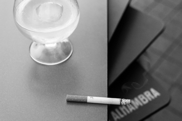 Anís y cigarrillo