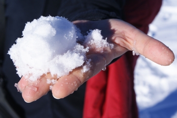 Nieve_Mano
