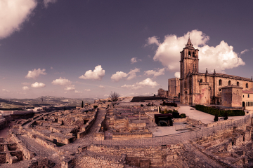 Iglesia Mayor Alcalá La Real - Castillo De La Mota